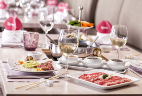 TUI Cruises Mein Schiff 4 Interior Hanami 2.jpg
